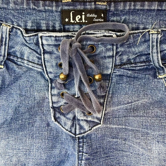 Vintage Y2K LEI Lace Up Trendy Denim Jean Booty Shorts USA Made Sz 31 Grunge! - Picture 2 of 4